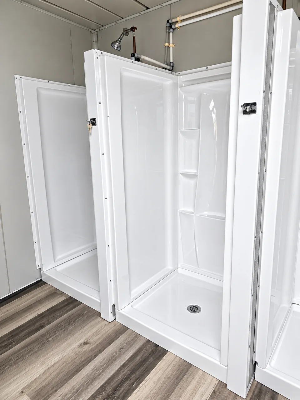 20 ft five-stall shower container interior view 1